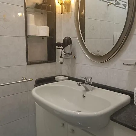 Penthouse In The Historical Center With Sea View 5 Minutes Away From Main Square *